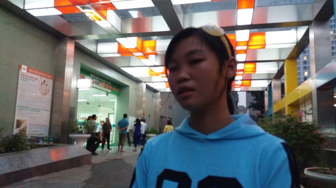 Người mẹ bị tố không đồng ý đưa con bị não úng thủy sang Singapore chữa trị lên tiếng