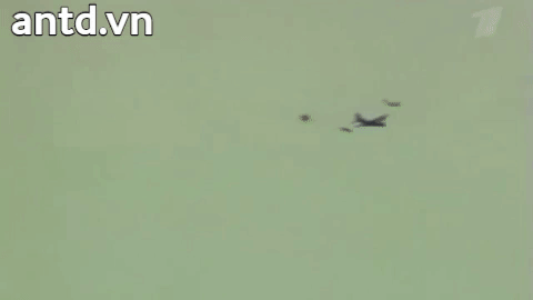 [ẢNH] Nga bất ngờ dội bom nhiệt áp lên khủng bố tại Syria