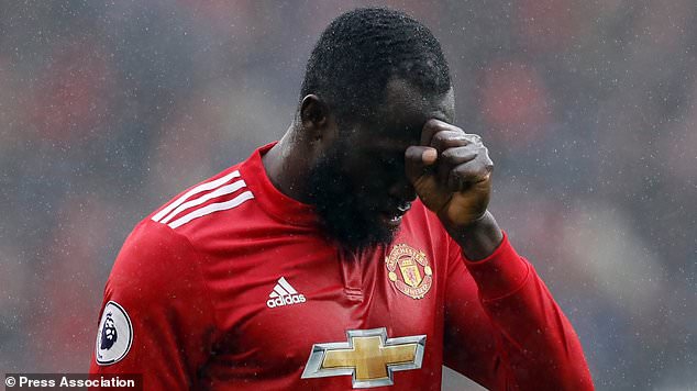 Bênh Lukaku, HLV Mourinho chỉ trích cổ động viên MU