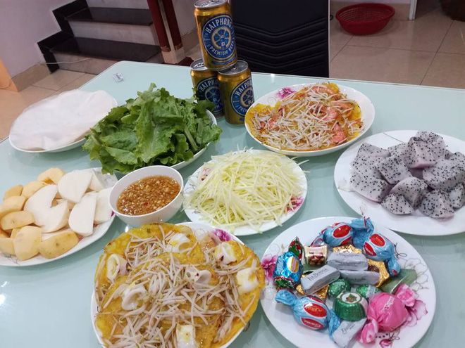 Mâm cơm ngày chủ nhật giá 100 nghìn gây tranh cãi, người nhà chê ki bo, người ngoài bảo thế cũng đủ ngon Mâm cơm ngày chủ nhật giá 100 nghìn gây tranh cãi, người nhà chê ki bo, người ngoài bảo thế cũng đủ ngon