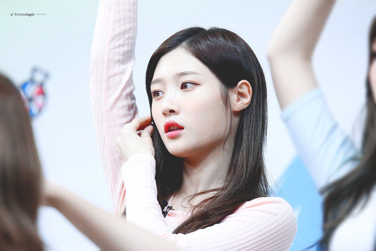 Nào đâu còn thời mặt chữ V, Hàn Quốc người ta đổ xô đi thích mặt chữ L hết rồi kìa!