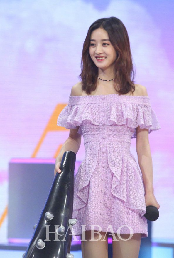 Tông màu từng bị hắt hủi vì quê và sến giờ lại được Sao lăng xê ầm ầm