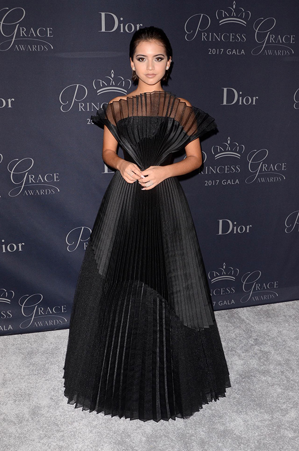 Phạm Băng Băng mặc đẹp tuần qua với đầm hở vai