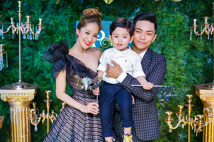 Bất ngờ trước khả năng uốn dẻo của cậu quý tử nhà Khánh Thi và Phan Hiển