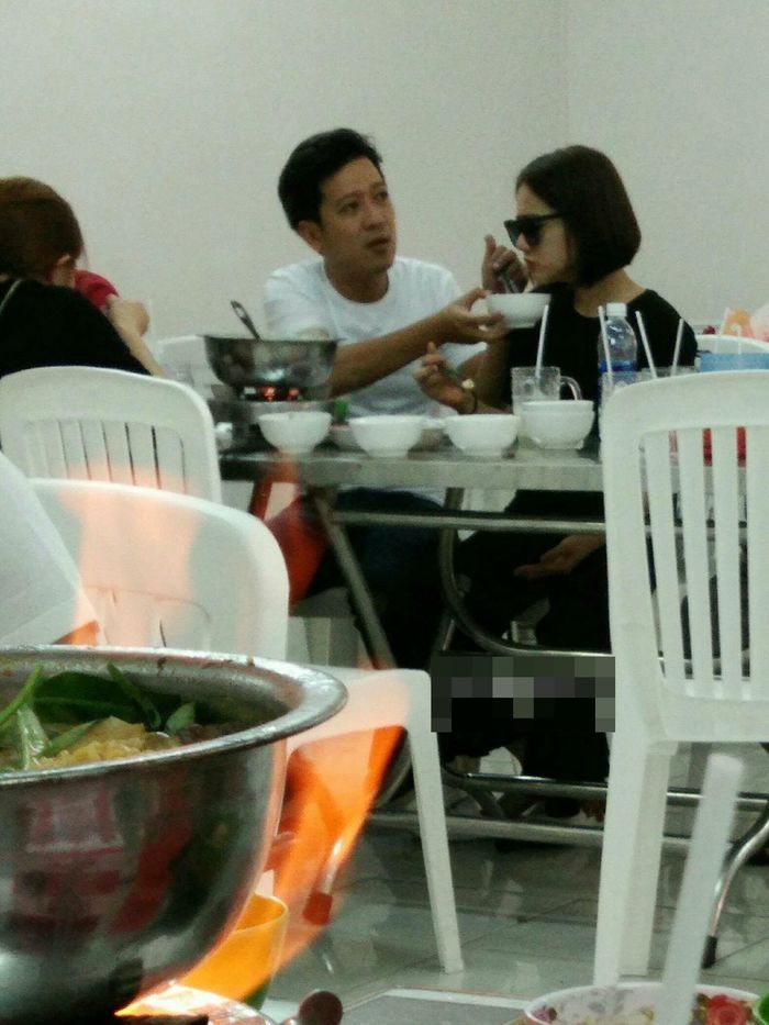 Nhã Phương hạnh phúc nhất showbiz, đi ăn ở đâu Trường Giang chăm đến đó