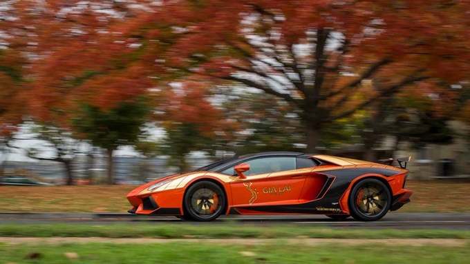 Dàn siêu xe người Việt rong ruổi trong mùa thu nước Mỹ