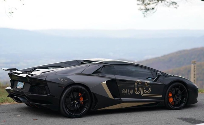 Dàn siêu xe người Việt rong ruổi trong mùa thu nước Mỹ