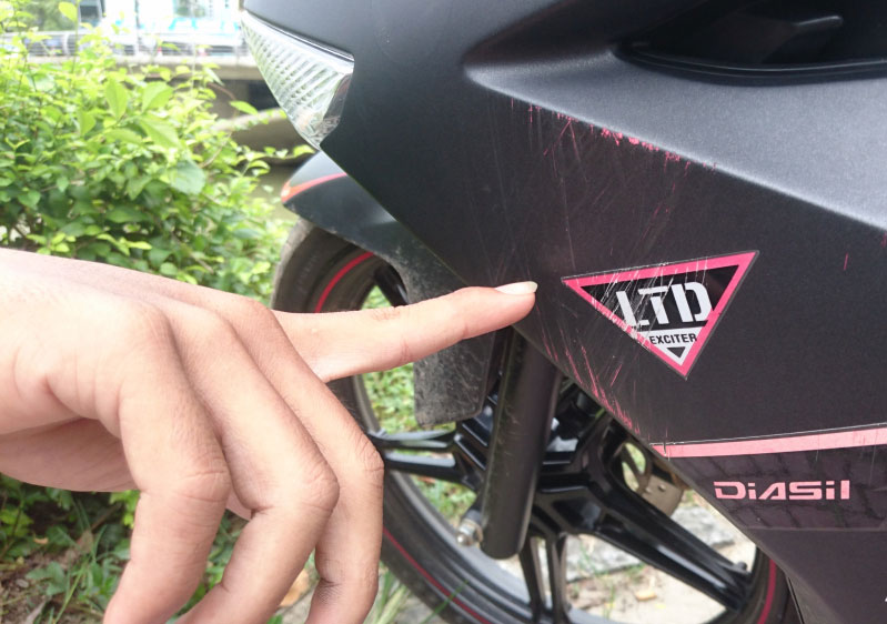 Sốc: Cửa hàng Yamaha sơn lại màu xe Exciter bán cho khách với giá cao