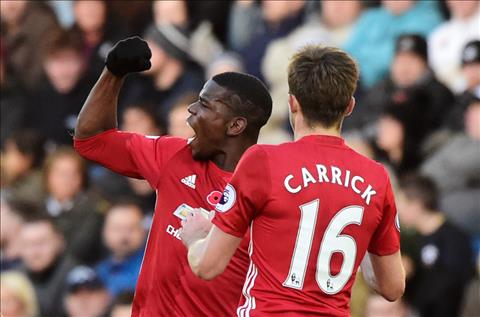 3 đội bóng hỏi mua Michael Carrick