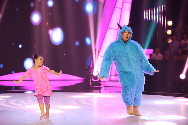 Việt Hương hoảng sợ trước phần thi rùng rợn của thí sinh Bước nhảy ngàn cân