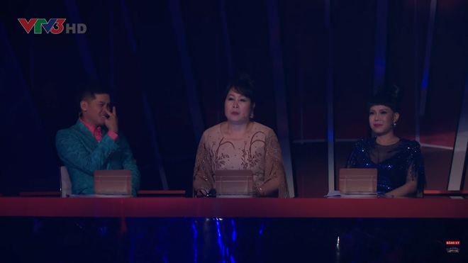 Việt Hương hoảng sợ trước phần thi rùng rợn của thí sinh Bước nhảy ngàn cân