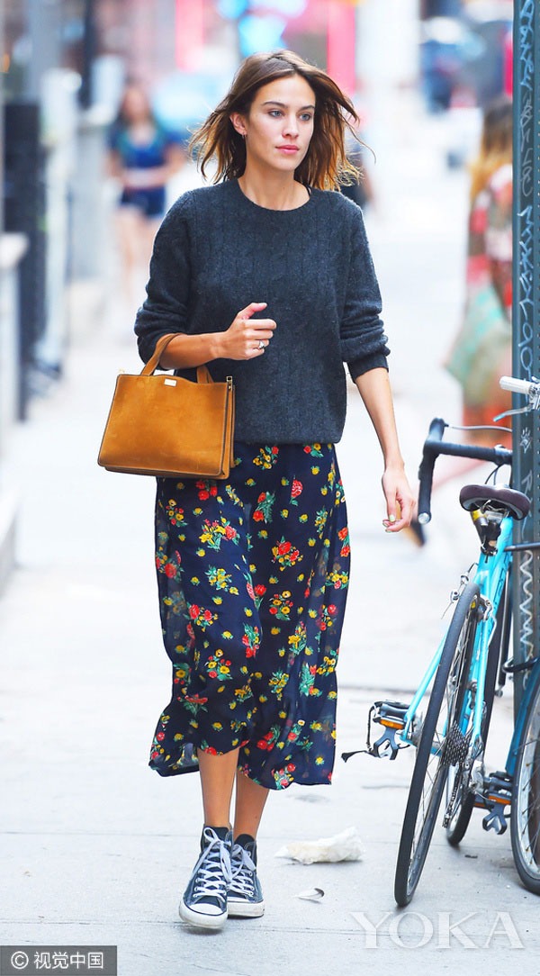 Những kiểu áo len được chị em mua ầm ầm, ai mặc cũng đẹp!