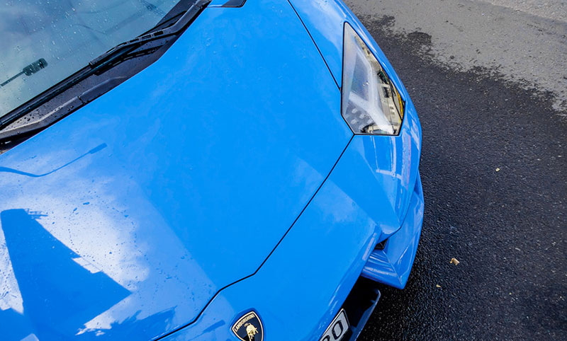 Siêu xe Aventador màu lạ độ cánh gió và mâm ở Sài Gòn