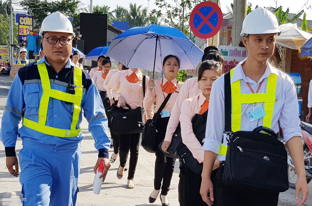 Thiếu tiền, tài xế bị giữ chứng minh nhân dân tại BOT Cai Lậy