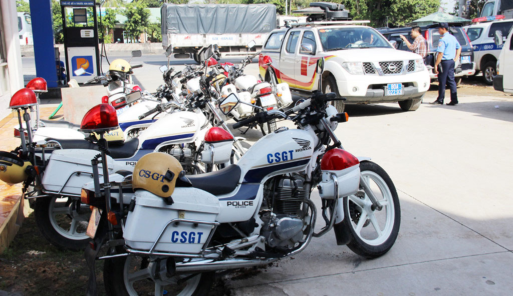 Thiếu tiền, tài xế bị giữ chứng minh nhân dân tại BOT Cai Lậy