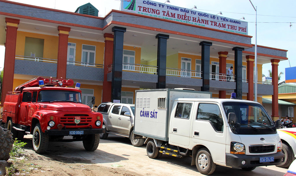 Thiếu tiền, tài xế bị giữ chứng minh nhân dân tại BOT Cai Lậy