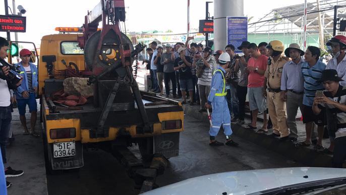 BOT Cai Lậy tiếp tục thu phí sau khi xả trạm