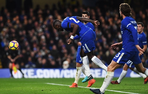 Chelsea thắng tối thiểu trong ngày Conte bị truất quyền chỉ đạo