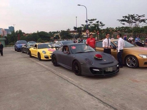 Chồng cũ Thu Thủy - đại gia kín tiếng, sở hữu dàn siêu xe không hề thua kém Cường Đô la