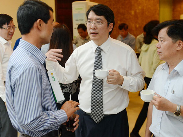 Buộc các đại gia Agoda và Booking đóng thuế được không?