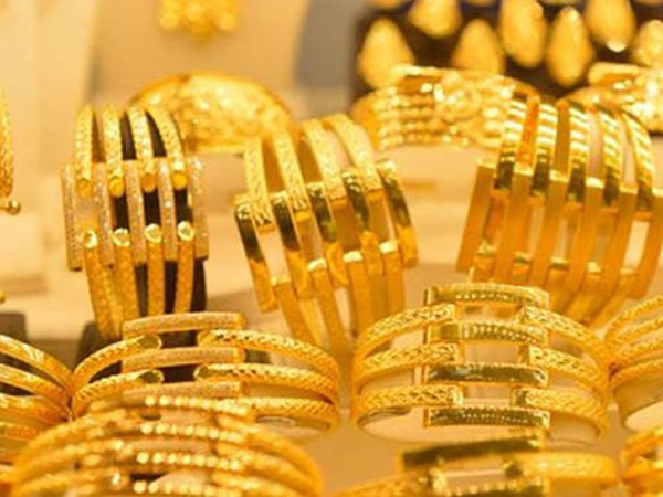 Giá vàng SJC sụt giảm theo đà thế giới