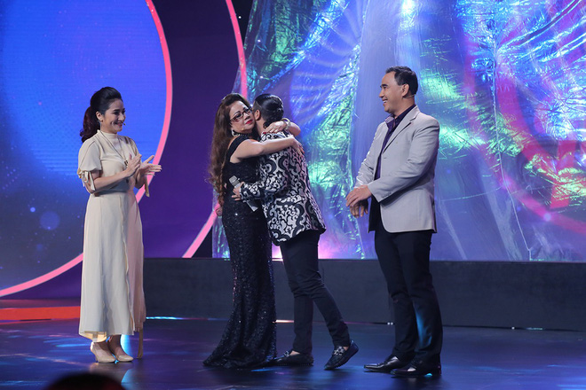 Mẹ Kasim Hoàng Vũ: 20 tuổi ly dị chồng, ôm con ra sông Hàn muốn tự tử