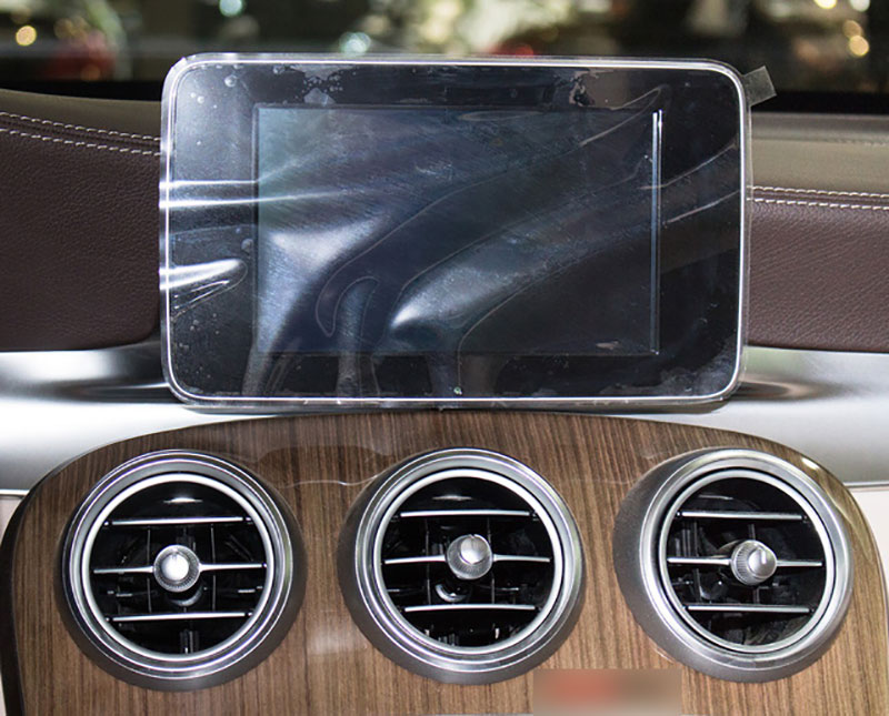 Diện kiến Mercedes GLC250 4MATIC màu độc nhất Việt Nam