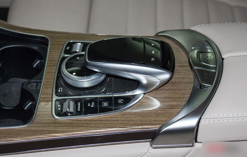 Diện kiến Mercedes GLC250 4MATIC màu độc nhất Việt Nam