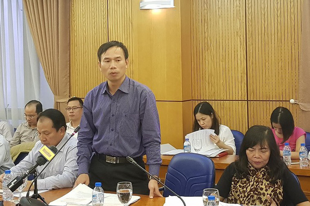 Bộ Tư pháp đề nghị ngưng hiệu lực quy định ghi tên cả gia đình lên sổ đỏ