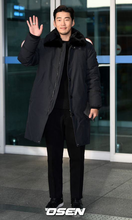 Song Joong Ki tái xuất sau khi cưới Song Hye Kyo