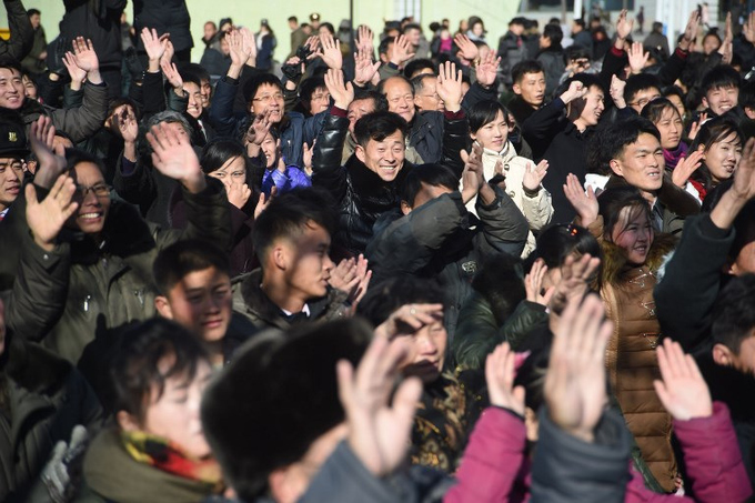 Khoảnh khắc tên lửa Hwasong-15 Triều Tiên rời bệ phóng