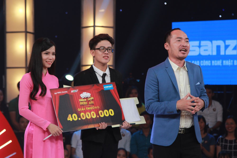 Thách thức danh hài: Đưa Trấn Thành - Trường Giang ra trước vành móng ngựa, cặp đôi giật luôn 40 triệu đồng Thách thức danh hài: Đưa Trấn Thành - Trường Giang ra trước vành móng ngựa, cặp đôi giật luôn 40 triệu đồng