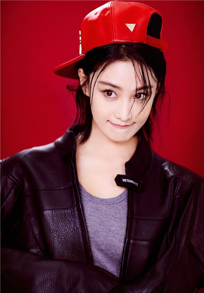 Mê mẩn ngắm mặt xinh, dáng ngọc của ‘tình địch’ Phạm Băng Băng