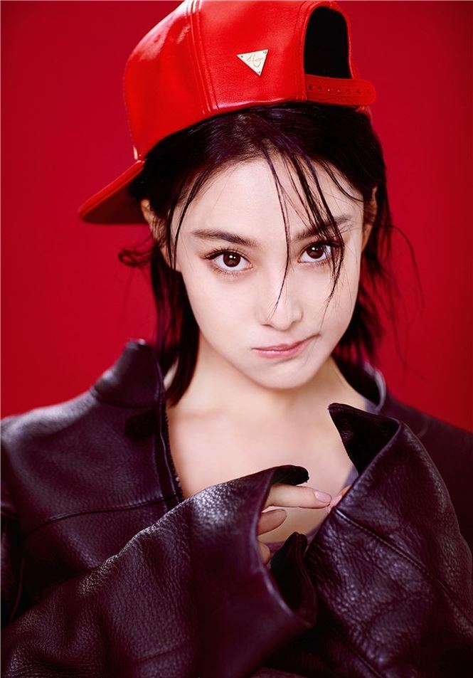 Mê mẩn ngắm mặt xinh, dáng ngọc của ‘tình địch’ Phạm Băng Băng