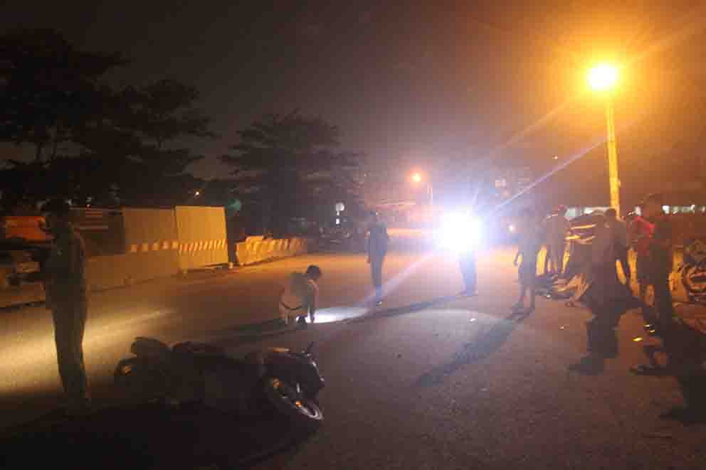 Va chạm xe container, 2 anh em thương vong