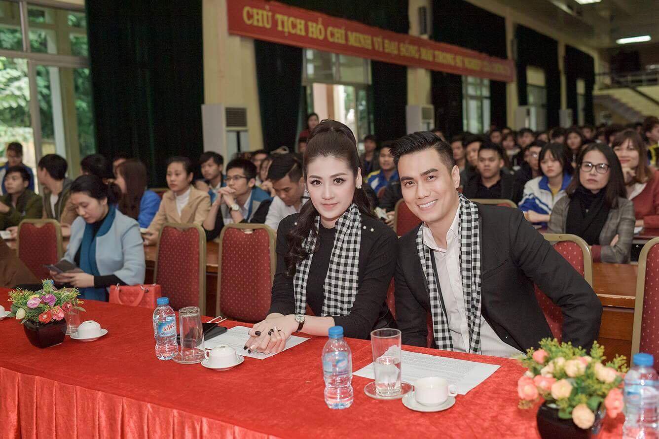 Sau răng sứ, diễn viên Việt Anh lại bị bạn bè soi thêm điểm lạ trên gương mặt