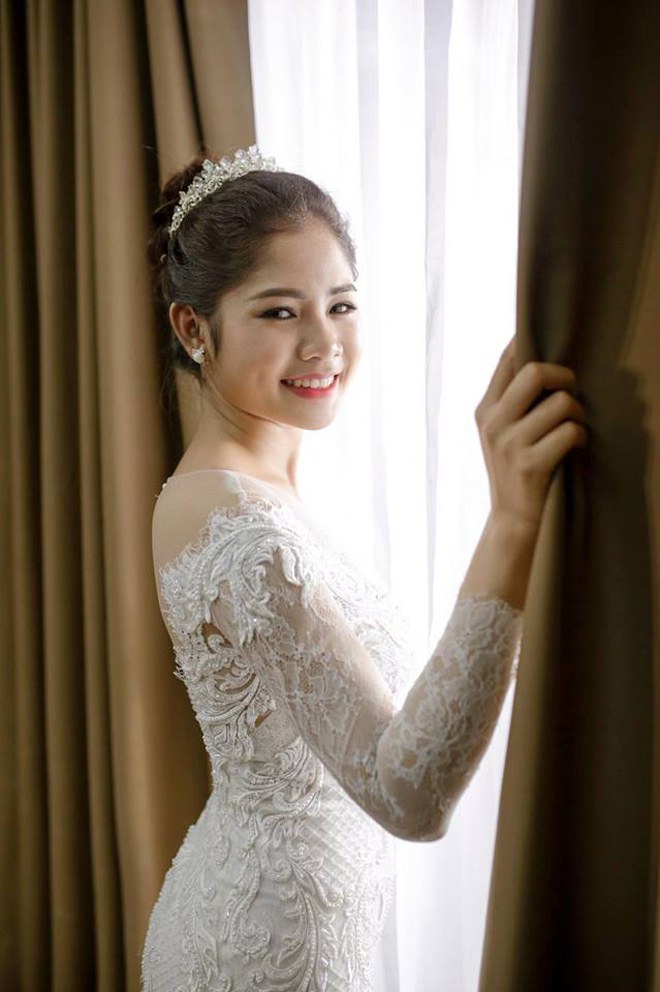 Cô vợ xinh như hoa hậu khiến hậu vệ Sông Lam Nghệ An cuồng si