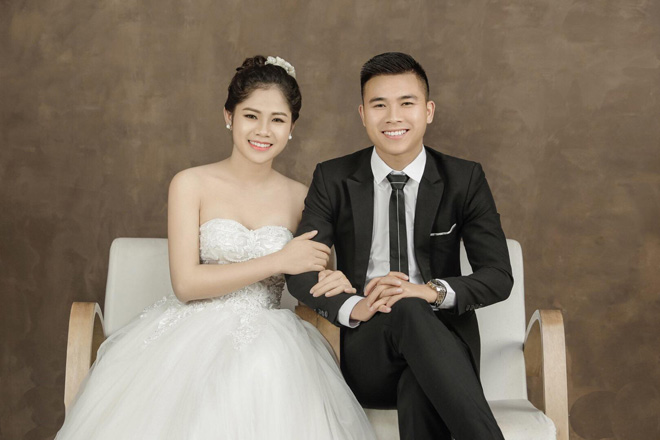 Cô vợ xinh như hoa hậu khiến hậu vệ Sông Lam Nghệ An cuồng si