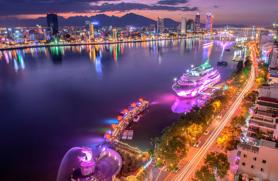 Đà Nẵng trang hoàng rực rỡ chào đón Tuần lễ cấp cao APEC 2017