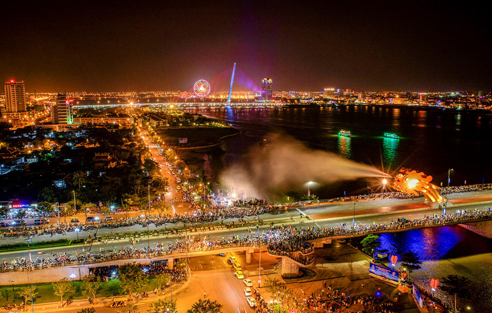 Đà Nẵng trang hoàng rực rỡ chào đón Tuần lễ cấp cao APEC 2017