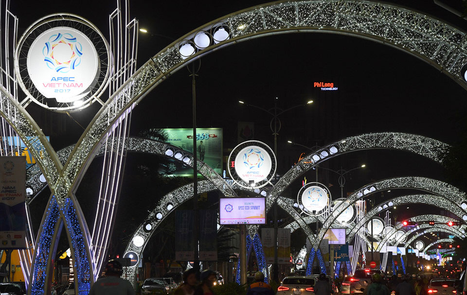 Đà Nẵng trang hoàng rực rỡ chào đón Tuần lễ cấp cao APEC 2017