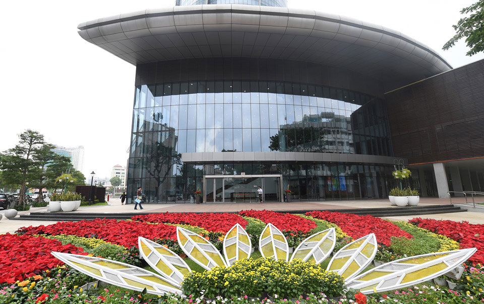 Đà Nẵng trang hoàng rực rỡ chào đón Tuần lễ cấp cao APEC 2017