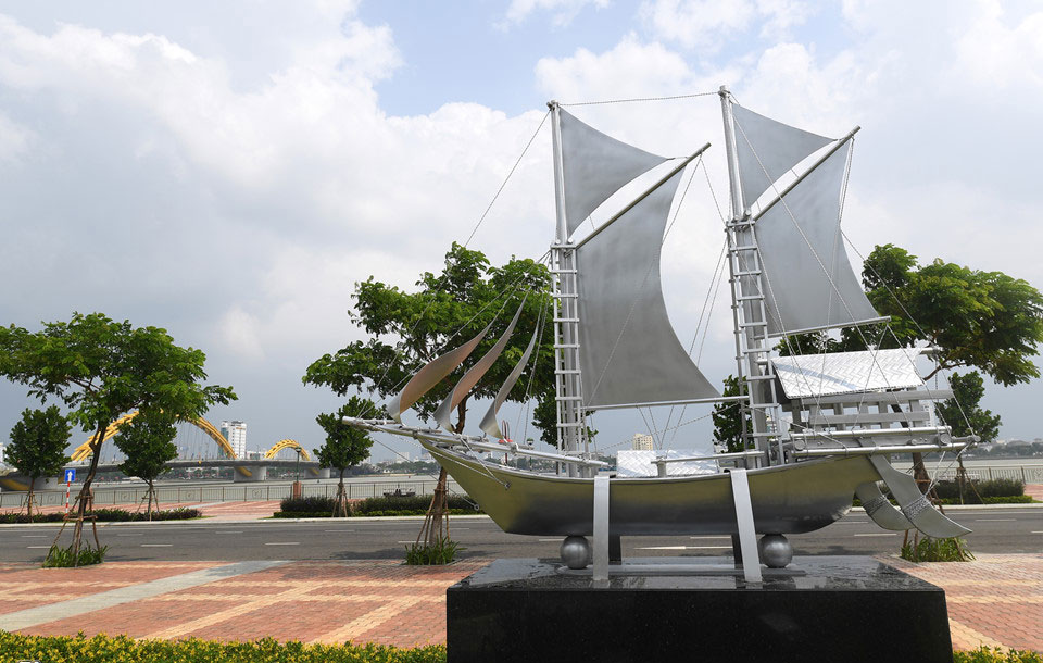 Đà Nẵng trang hoàng rực rỡ chào đón Tuần lễ cấp cao APEC 2017