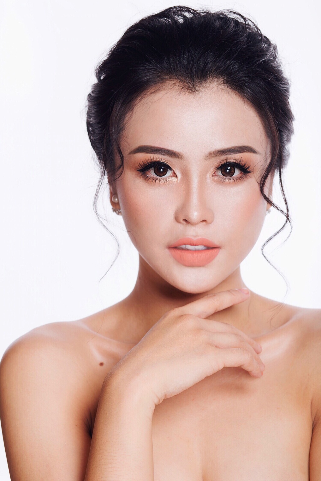 Bạn cùng phòng tiết lộ bí mật về Tân Hoa hậu Đại dương: Thiếu thân thiện, không xứng đáng với chiếc vương miện!