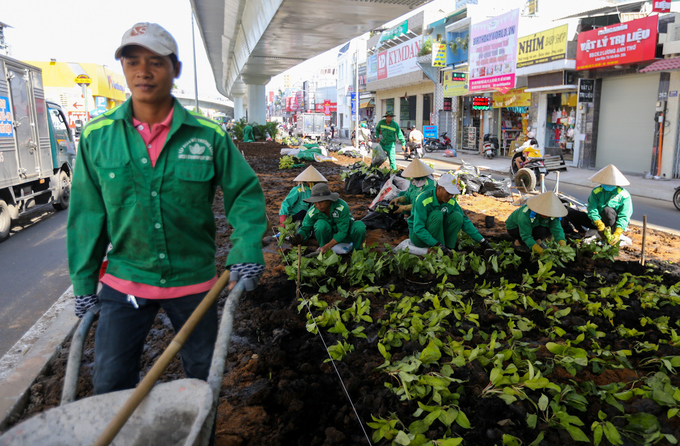 Cầu vượt ngã sáu ở cửa ngõ Tân Sơn Nhất xong trước hai tháng