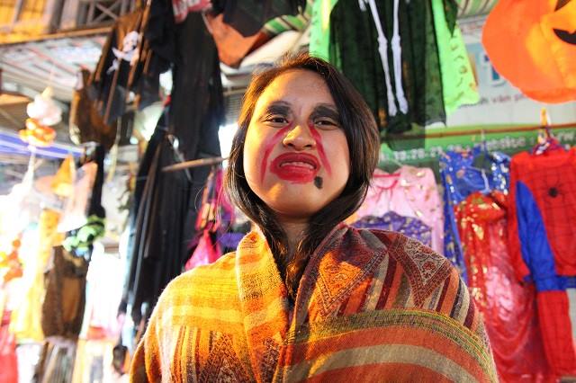 Halloween 2017: Giới trẻ hóa trang thành ma quỷ lượn lờ trên phố dọa người đi đường