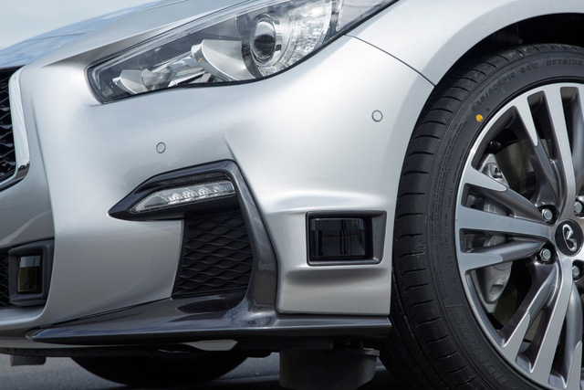 Infiniti Q50 tự lái xuất hiện trên đường phố Tokyo Infiniti Q50 tự lái xuất hiện trên đường phố Tokyo