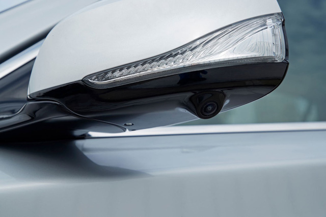 Infiniti Q50 tự lái xuất hiện trên đường phố Tokyo Infiniti Q50 tự lái xuất hiện trên đường phố Tokyo