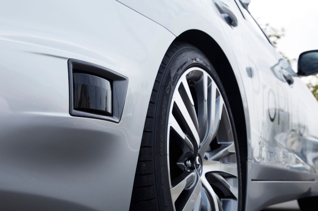 Infiniti Q50 tự lái xuất hiện trên đường phố Tokyo Infiniti Q50 tự lái xuất hiện trên đường phố Tokyo