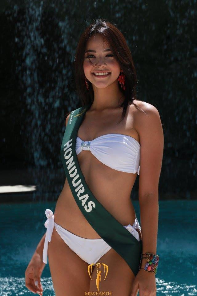 Mãn nhãn với phần trình diễn áo tắm của Hoa hậu Trái đất 2017